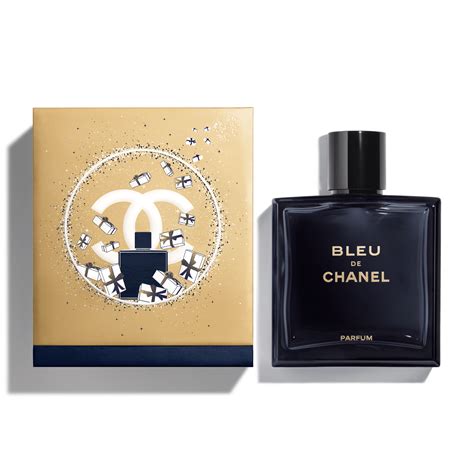 what does chanel bleu smell like